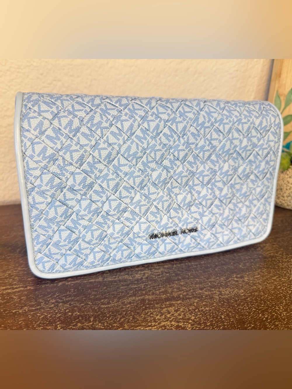 Michael Kors Jet Set - Medium Full Flap Crossbody Bag - Pale Ocean Blue Monogram - Picture 2 of 16